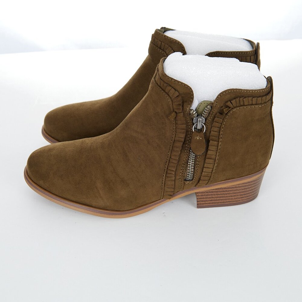 MIA Mable Ruffle Vegan Block Heel Bootie in Olive Women's 8 NWOT - Picture 3 of 8